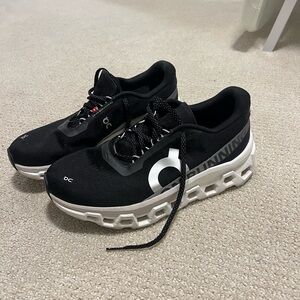 ON Cloud Monster running shoes black white women’s 10